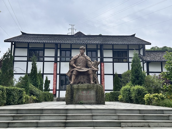 四川飛球舉行慶“七一”活動 ——在鄧萍故里銘記歷史、緬懷先烈、表彰先進(jìn)